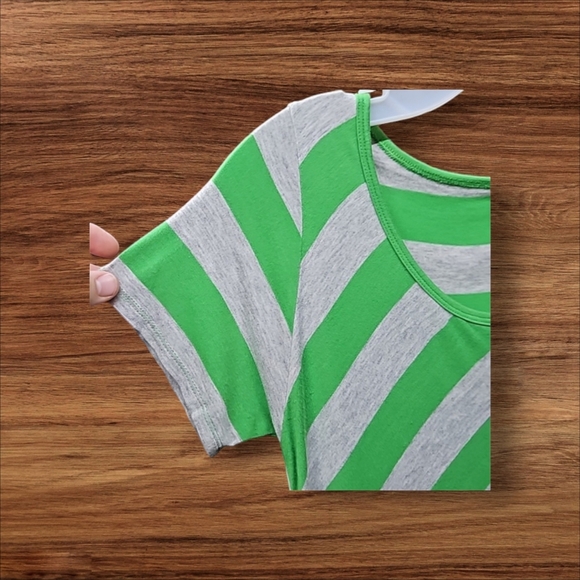 LulaRoe, Sz XS, Grey, Green, Grid Pattern, Swing Style, Simply Comfortable - Picture 6 of 9